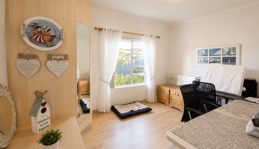 4 Bedroom Property for Sale in Country Club Western Cape
